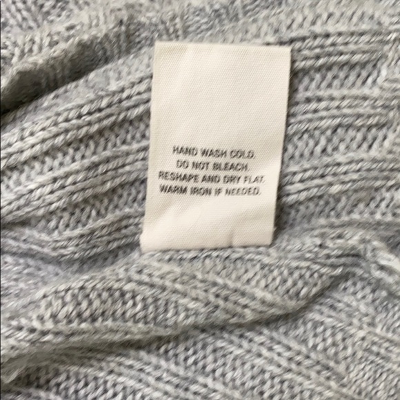 Ruehl No. 925 Cable Sweater Size L - Picture 5 of 5